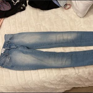 CELEBRITY PINK medium wash skinny jeans
